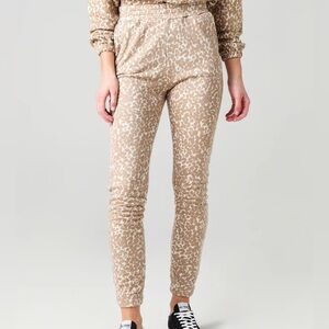 BB Dakota Women’s I Want It Cat Way Jogger Leopard Print Pants size S